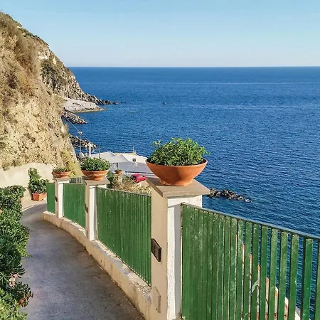 One-bedroom In Santangelo Dischia *